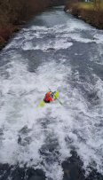 Bild 2: Schwelle beim Fussgängersteg (12m³/s @ Soyhières / 17m³/s @ Münchenstein)