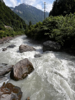 Schlitz kurz oberhalb der doppelstufe